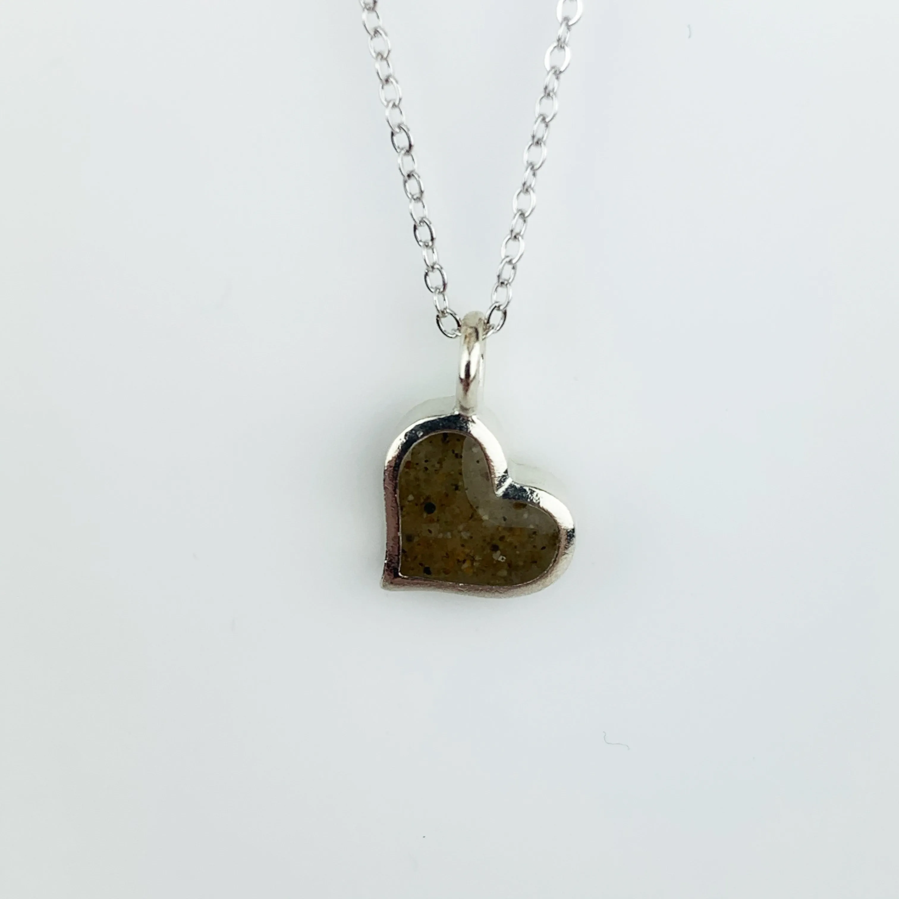 HEART SAND JEWEL NECKLACE