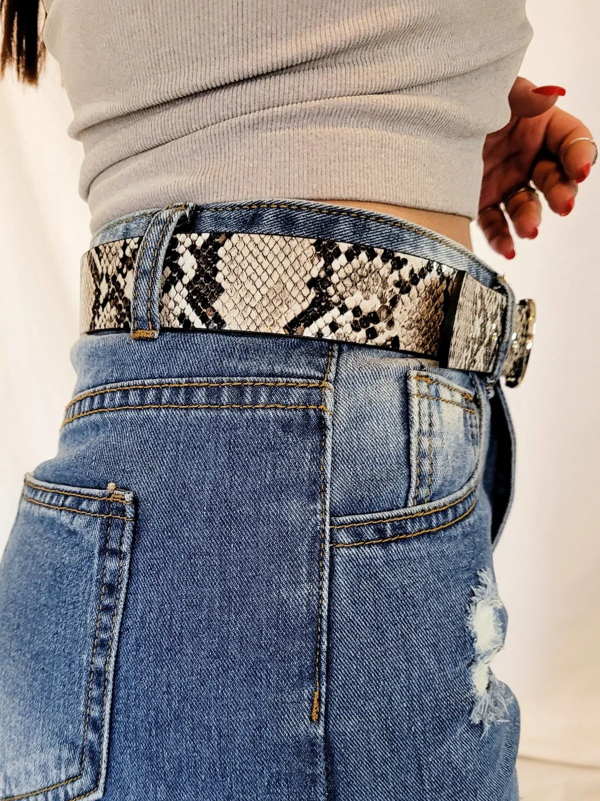 High Raise Distressed Jeans