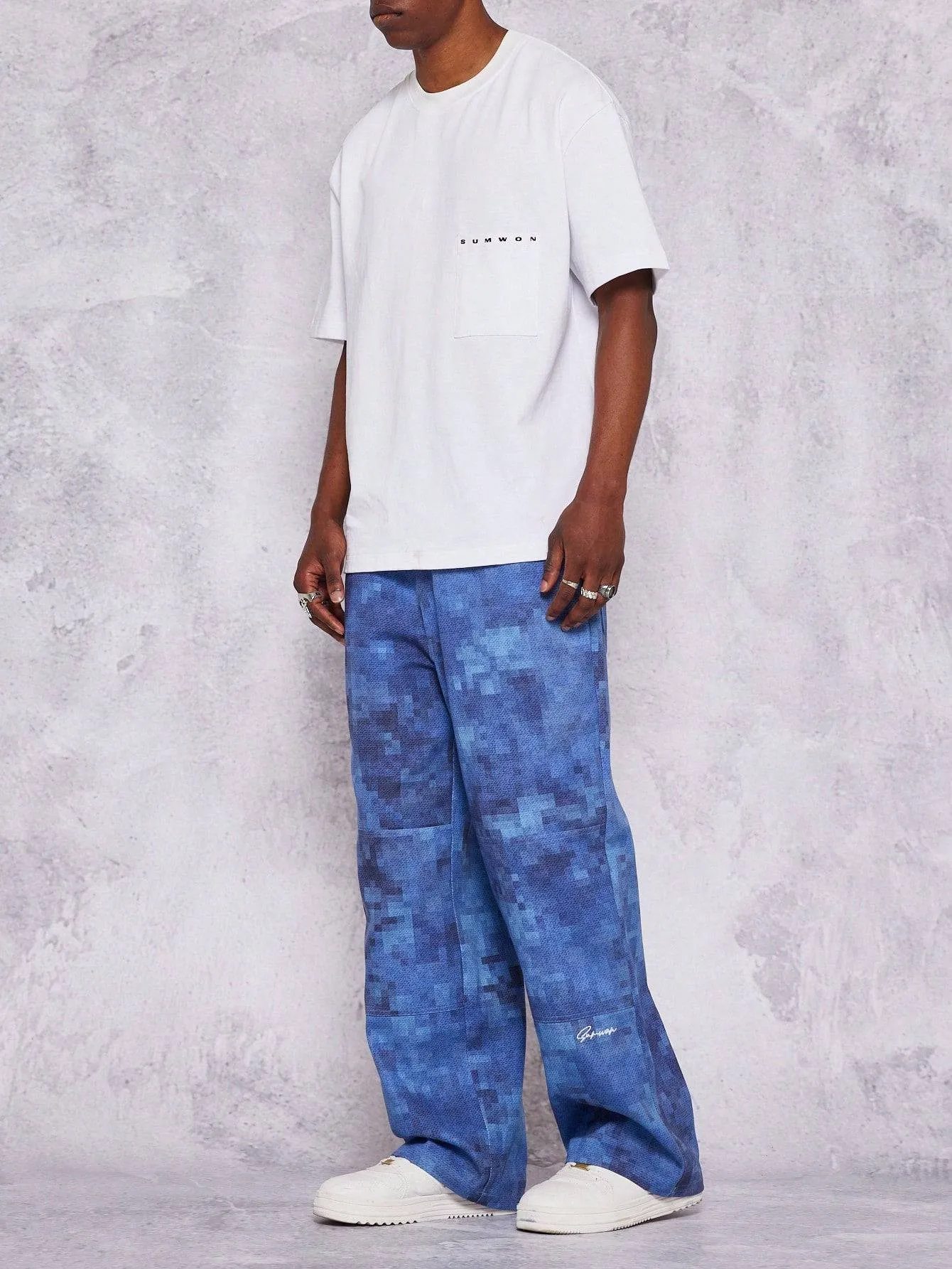SUMWON Loose Fit Baggy Jeans With All Over Print