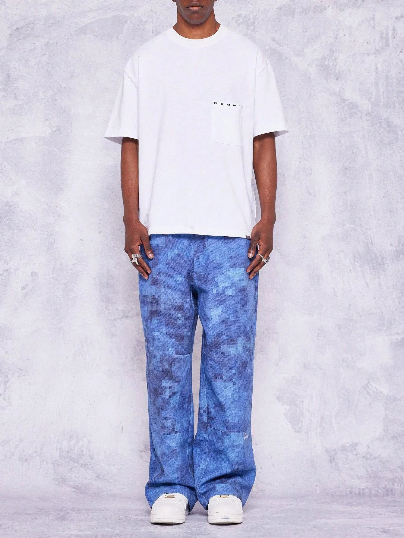 SUMWON Loose Fit Baggy Jeans With All Over Print